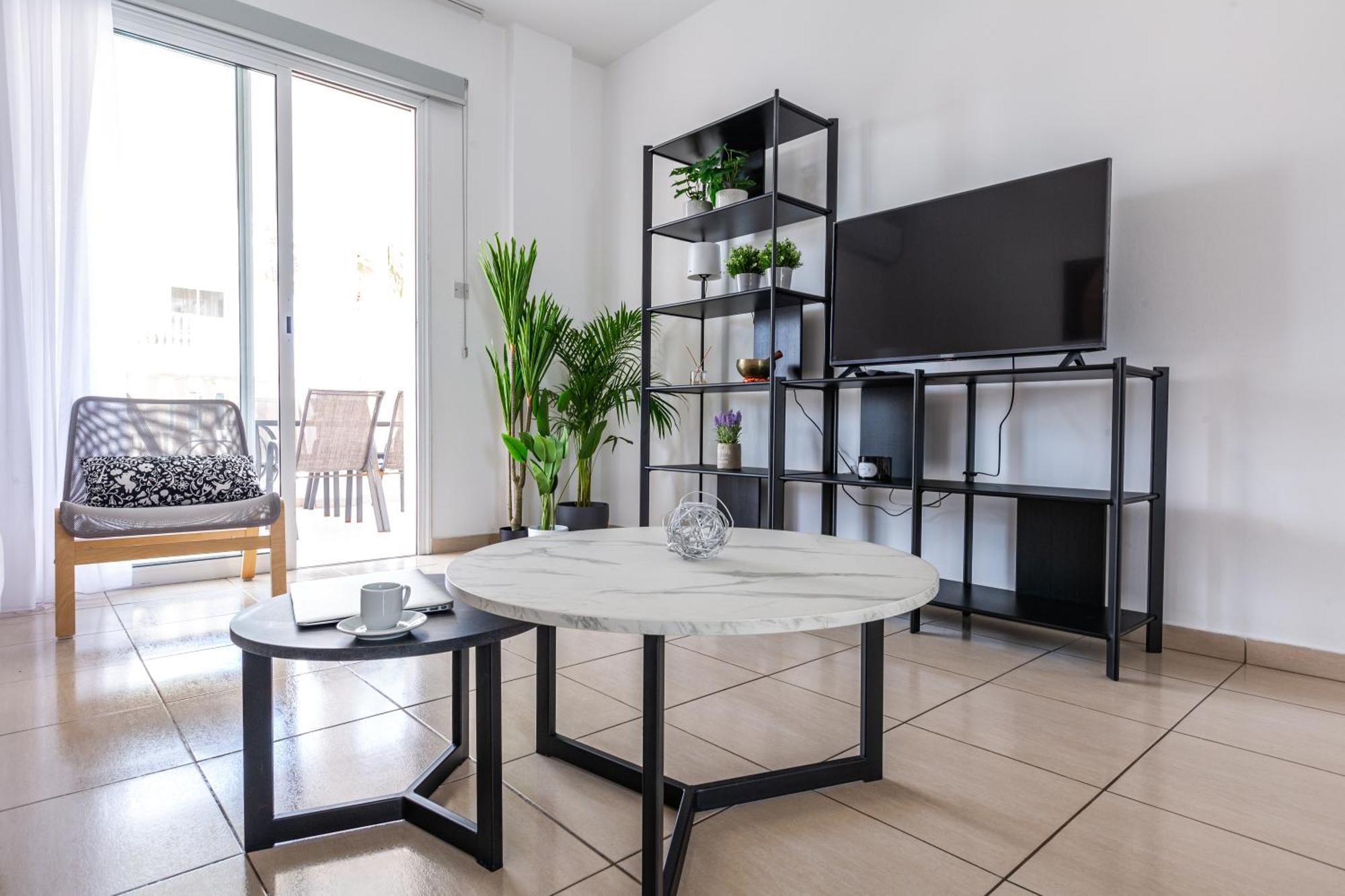 Beautiful 2 Bed Apartment In Paphos Cyprus ภายนอก รูปภาพ