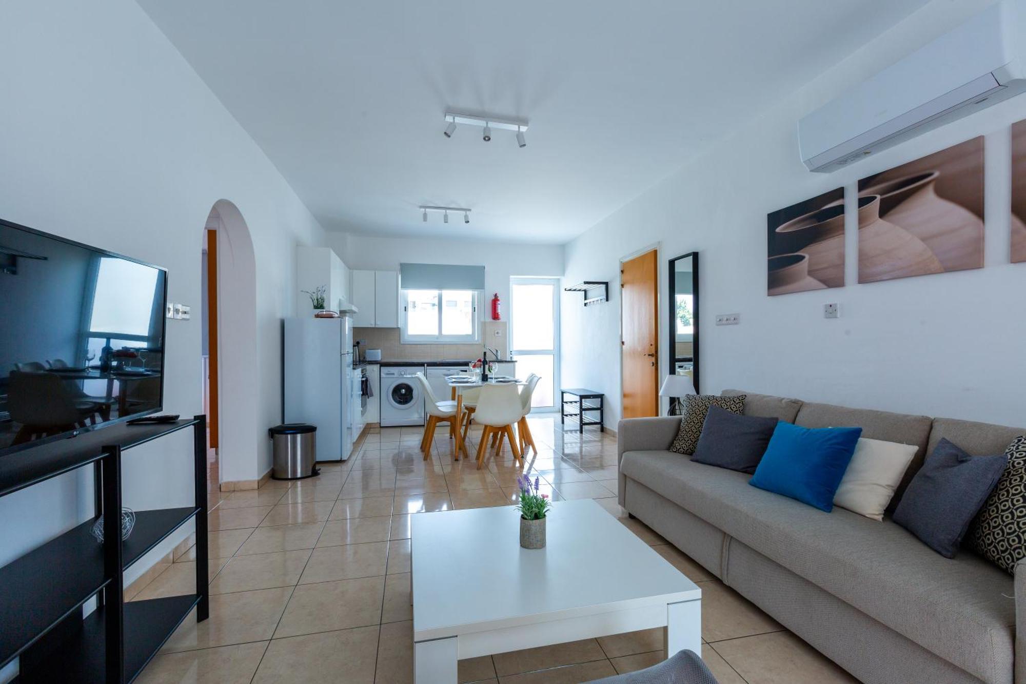 Beautiful 2 Bed Apartment In Paphos Cyprus ภายนอก รูปภาพ