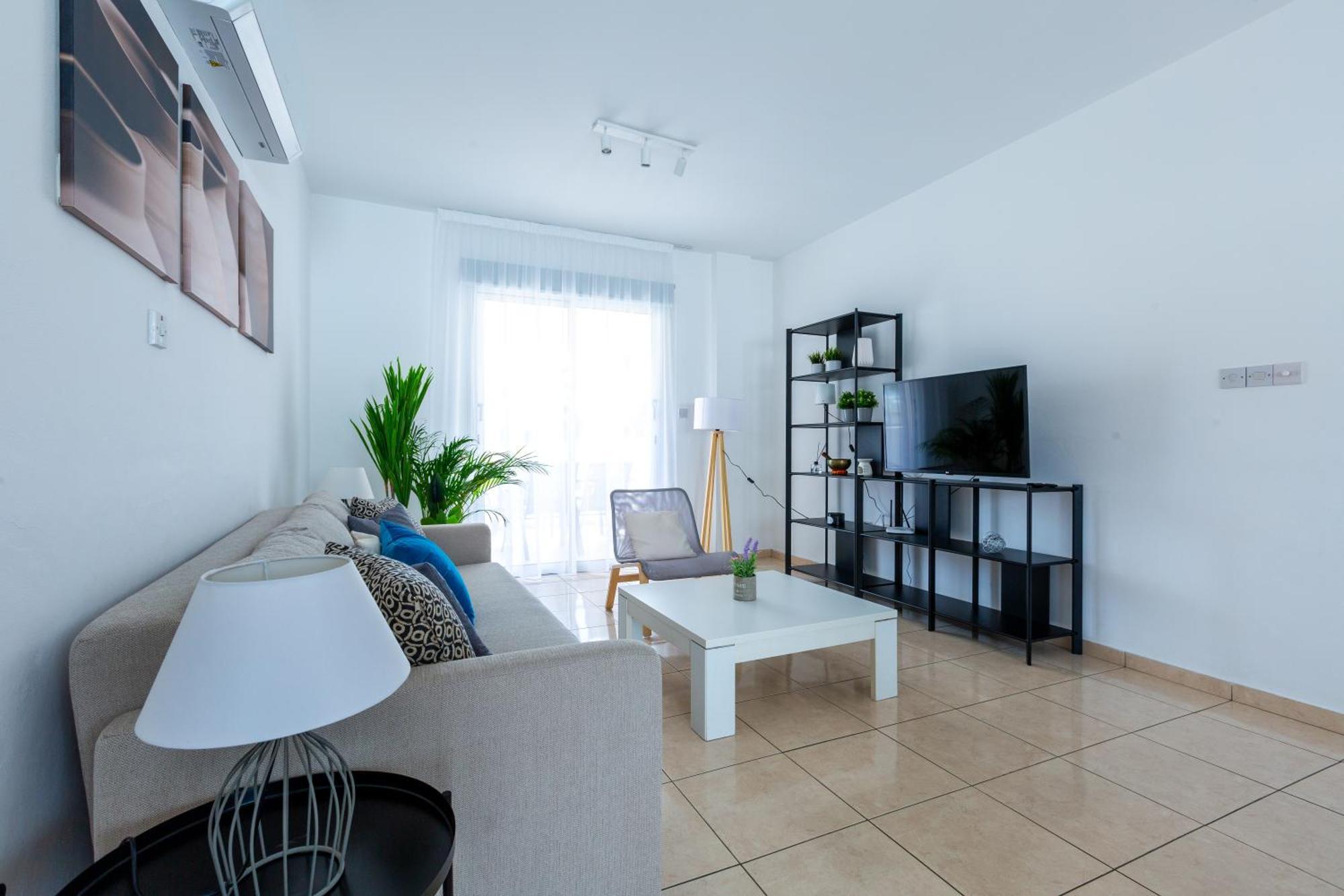 Beautiful 2 Bed Apartment In Paphos Cyprus ภายนอก รูปภาพ