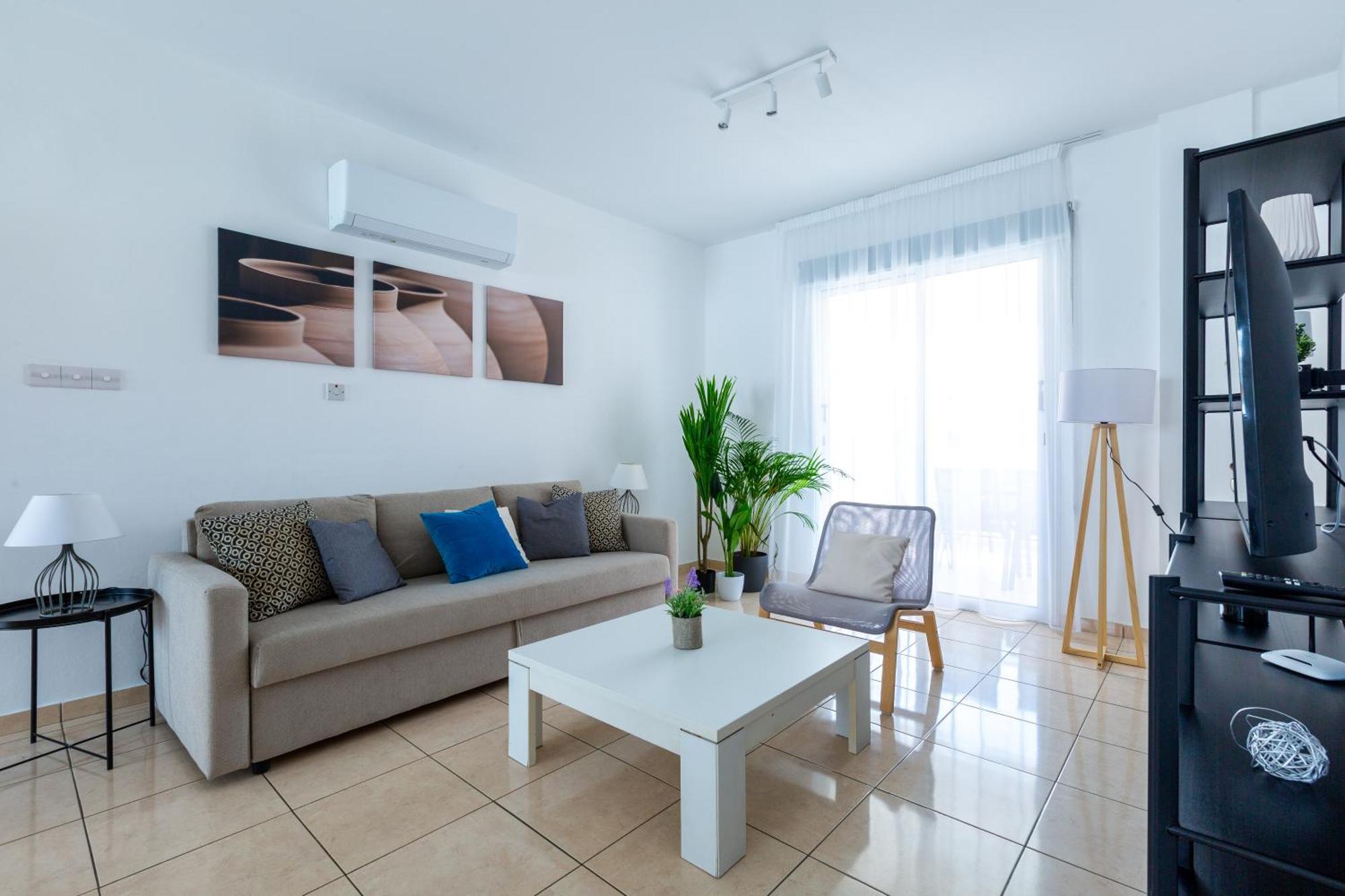 Beautiful 2 Bed Apartment In Paphos Cyprus ภายนอก รูปภาพ