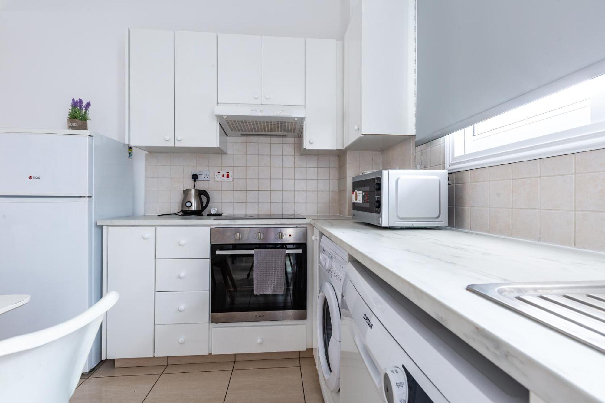 Beautiful 2 Bed Apartment In Paphos Cyprus ภายนอก รูปภาพ