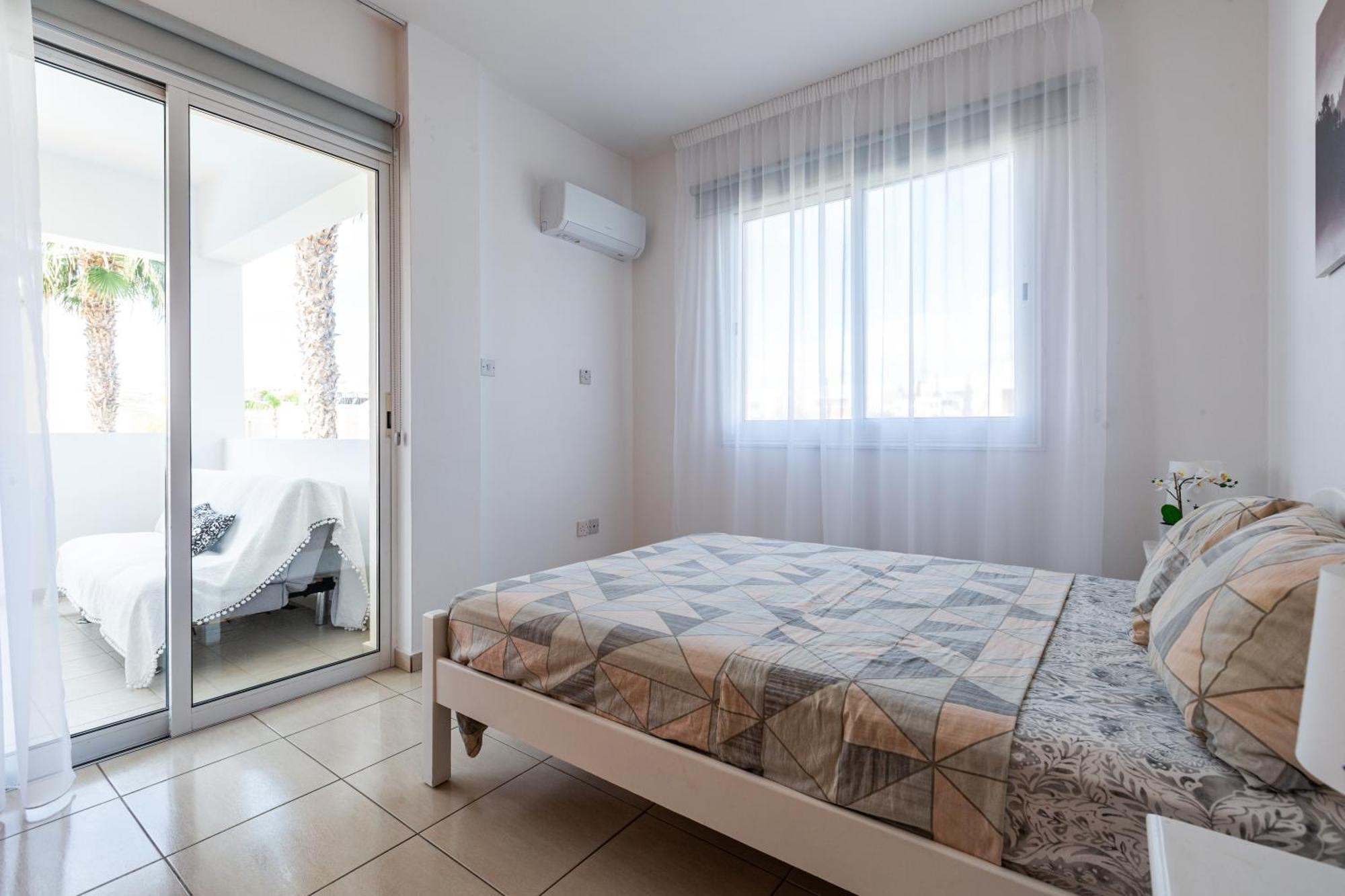 Beautiful 2 Bed Apartment In Paphos Cyprus ภายนอก รูปภาพ