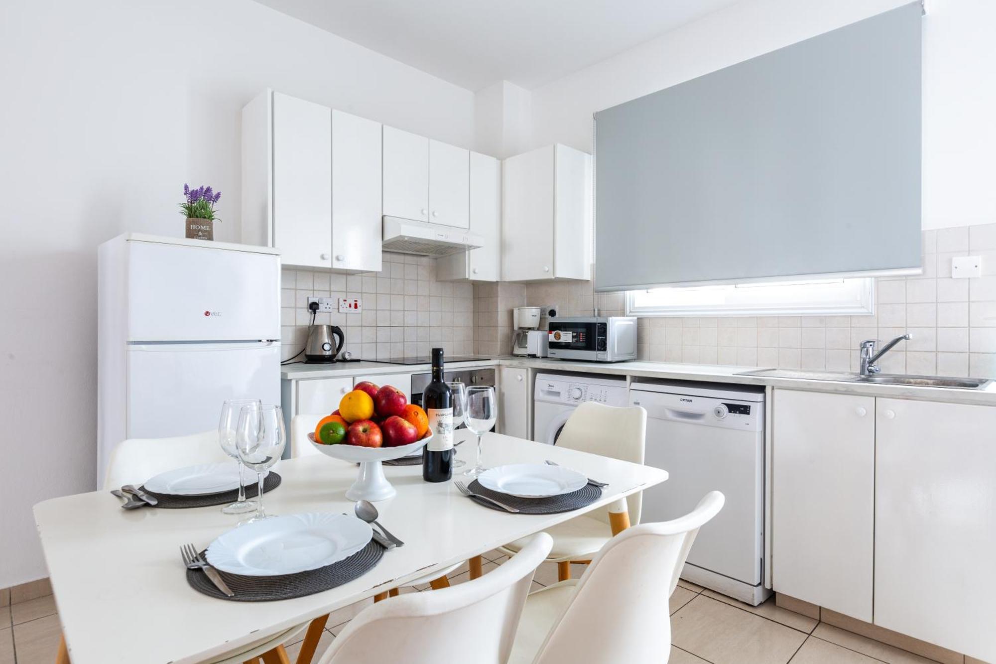 Beautiful 2 Bed Apartment In Paphos Cyprus ภายนอก รูปภาพ