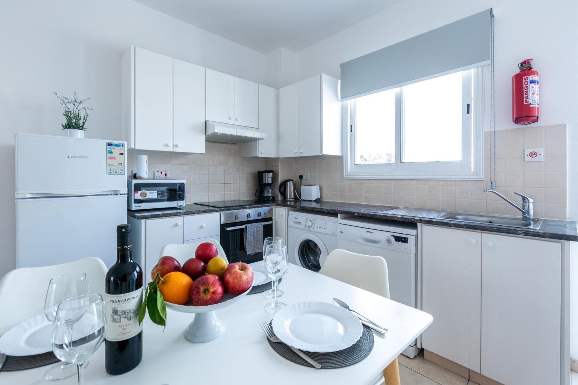Beautiful 2 Bed Apartment In Paphos Cyprus ภายนอก รูปภาพ
