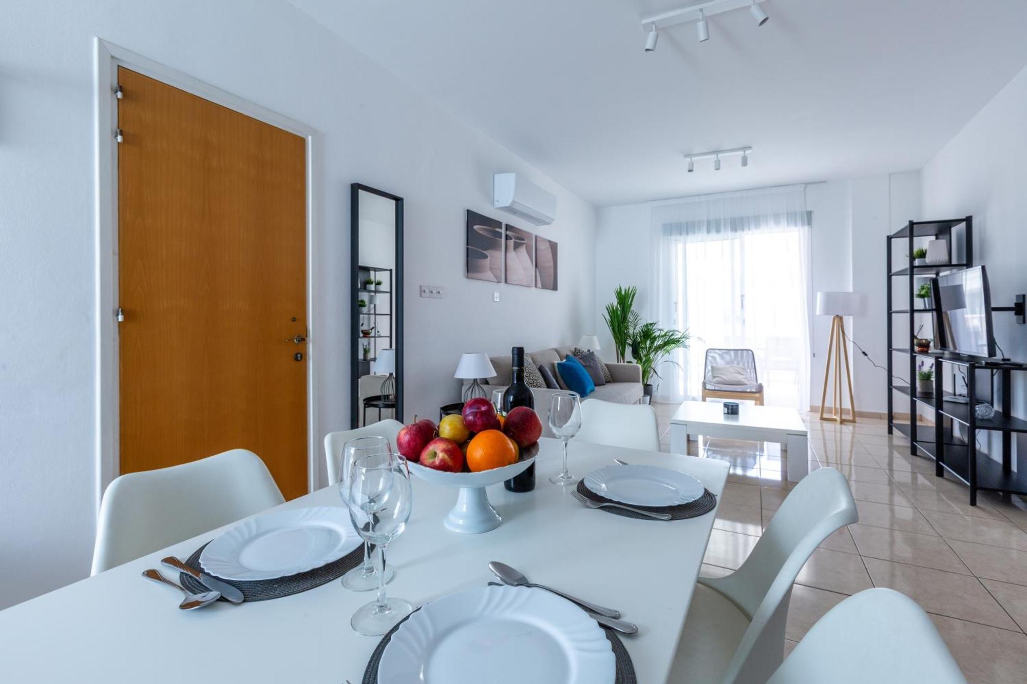 Beautiful 2 Bed Apartment In Paphos Cyprus ภายนอก รูปภาพ