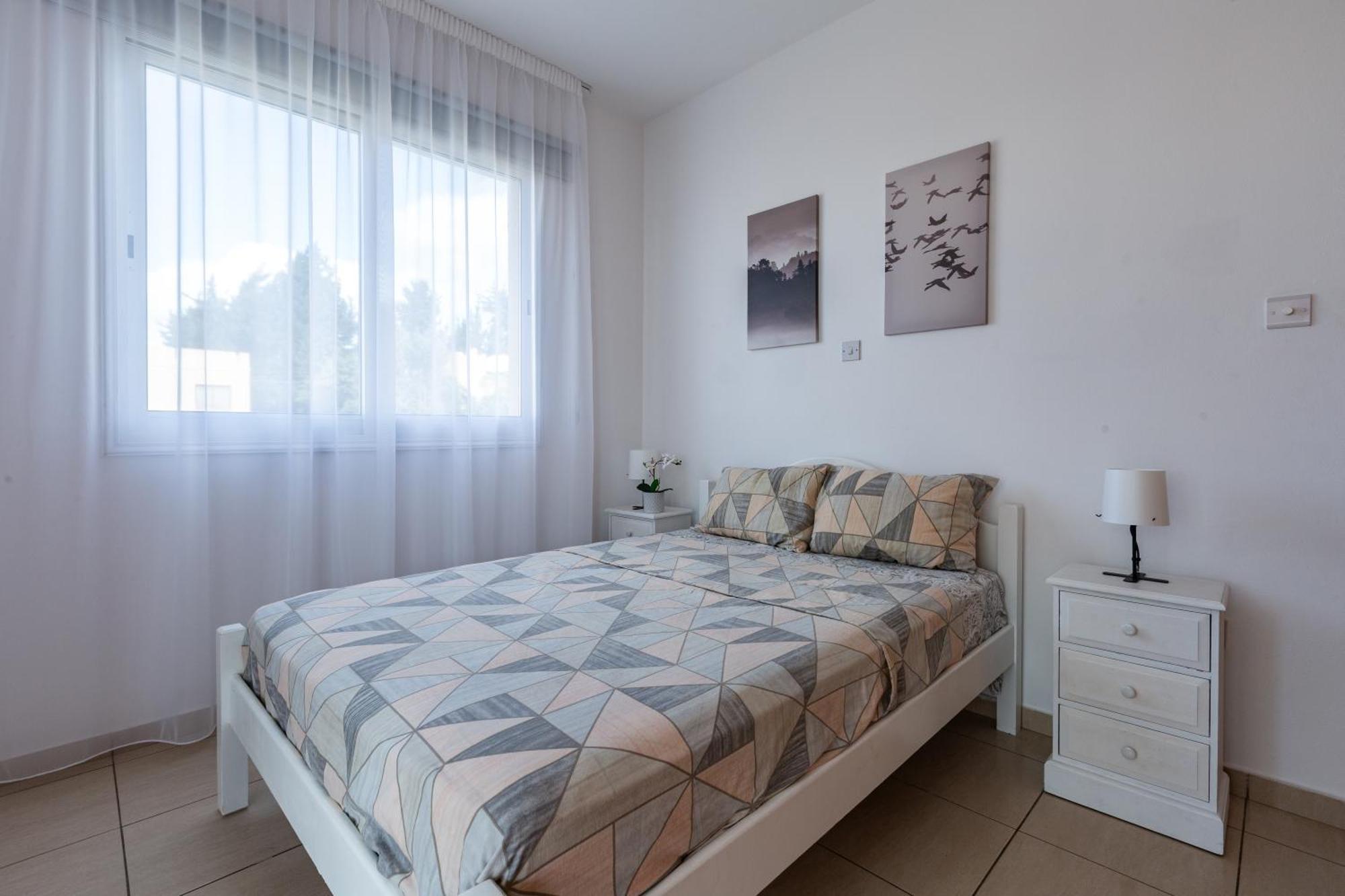Beautiful 2 Bed Apartment In Paphos Cyprus ภายนอก รูปภาพ