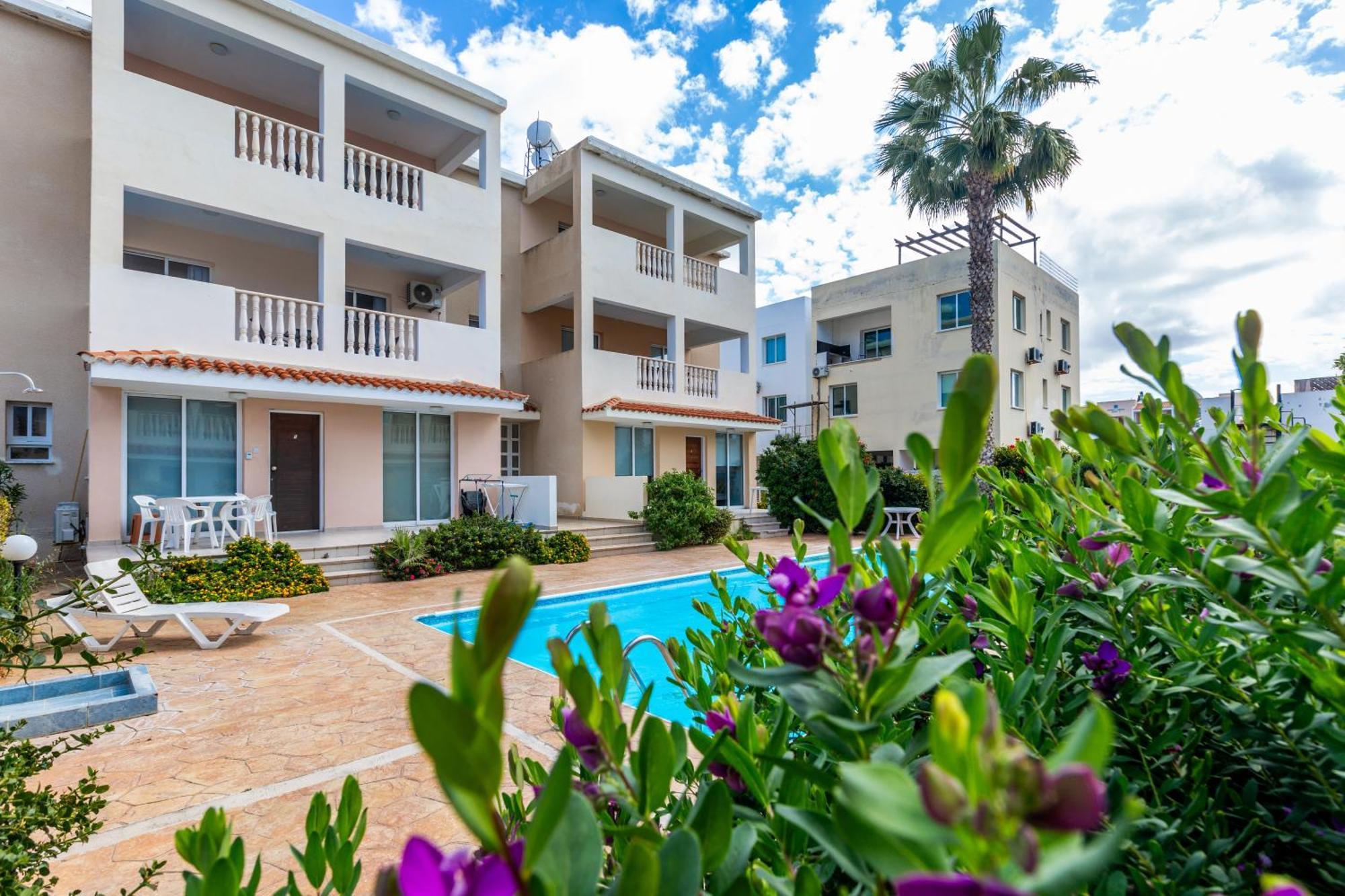 Beautiful 2 Bed Apartment In Paphos Cyprus ภายนอก รูปภาพ